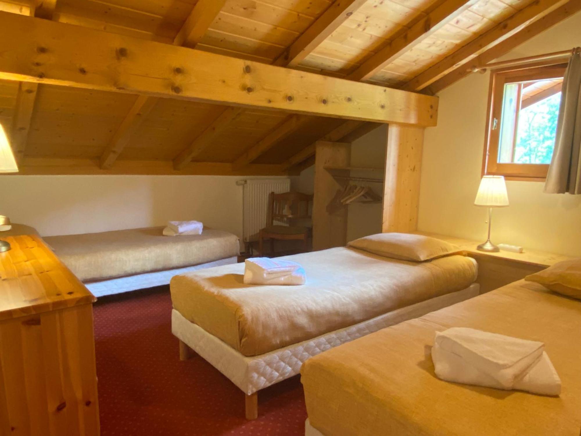La Joly - Chaletyap Abondance Habitación foto